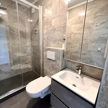 Stylish Fully Equipped Studio Close To Centre *