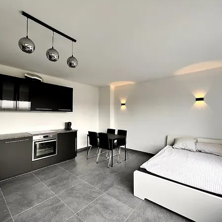 Stylish Fully Equipped Studio Close To Centre *